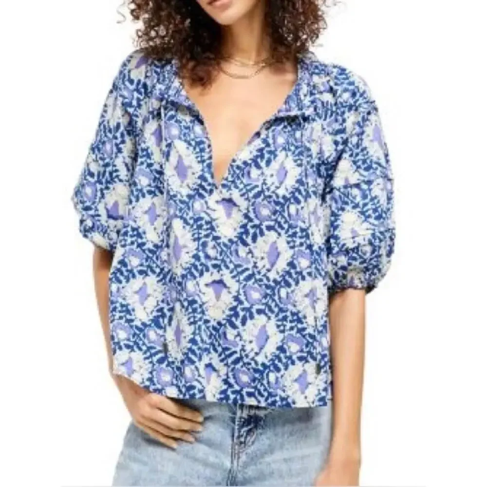 Free Peo­ple Blue & Grey Floral Cotton Blouse Relaxed 3/4 Sleeves Flowy